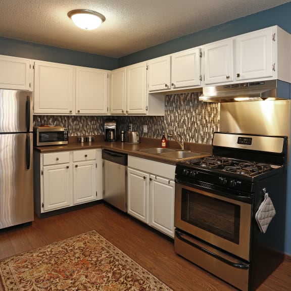 Palisades Apartments in Roseville, MN